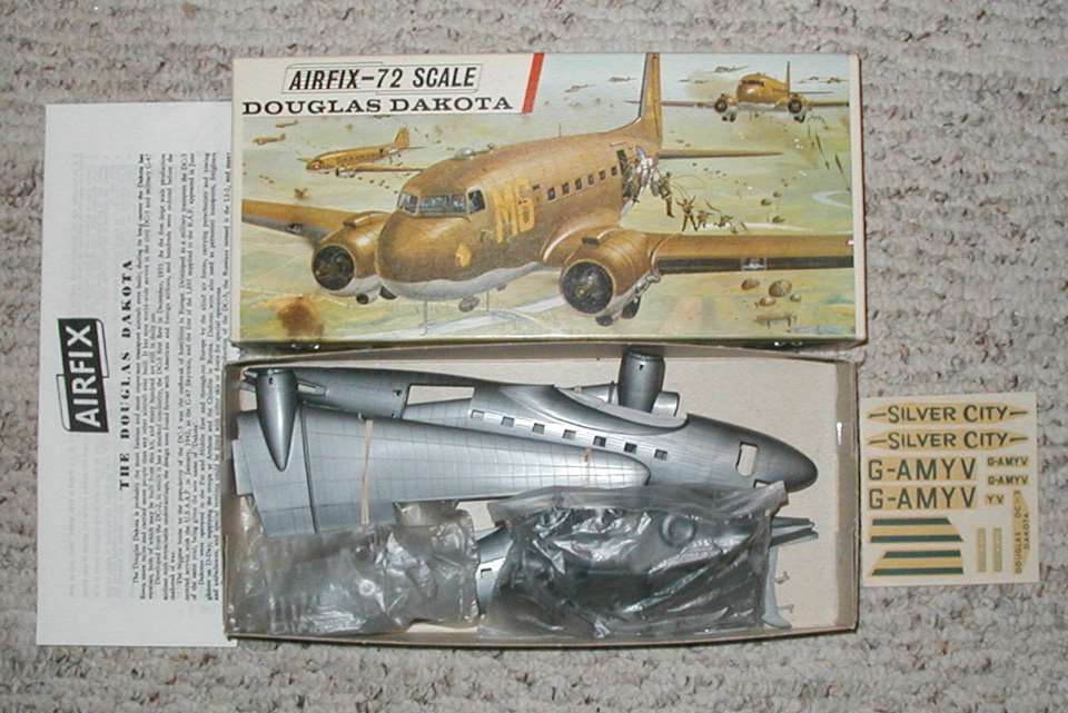 Modellino Douglas C-47 Dakota Royal Air Force 1944 &ndash; Scala 1:100 Pressofuso