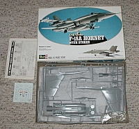 Revell F-18-960