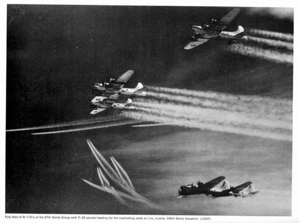 15 Boeing B-17 Flying Fortress Page 40-960