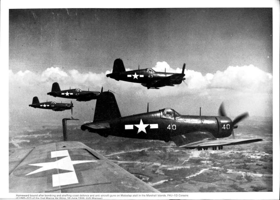23 Vought F4U Corsair Page 04-960