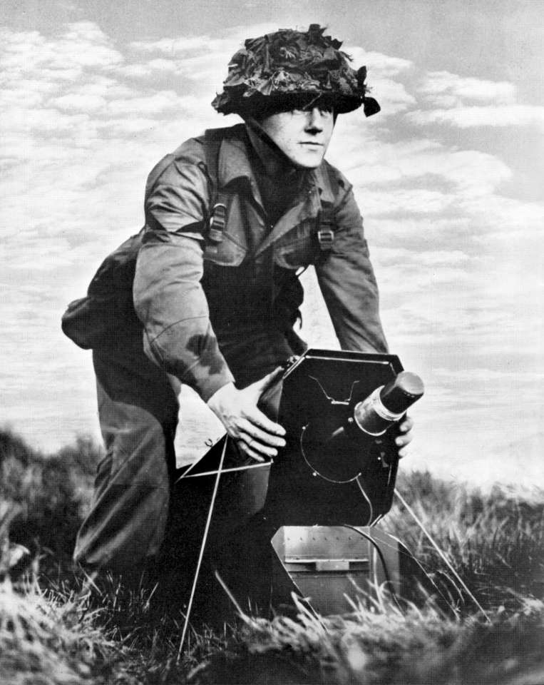 Vickers Vigilant (02)-960