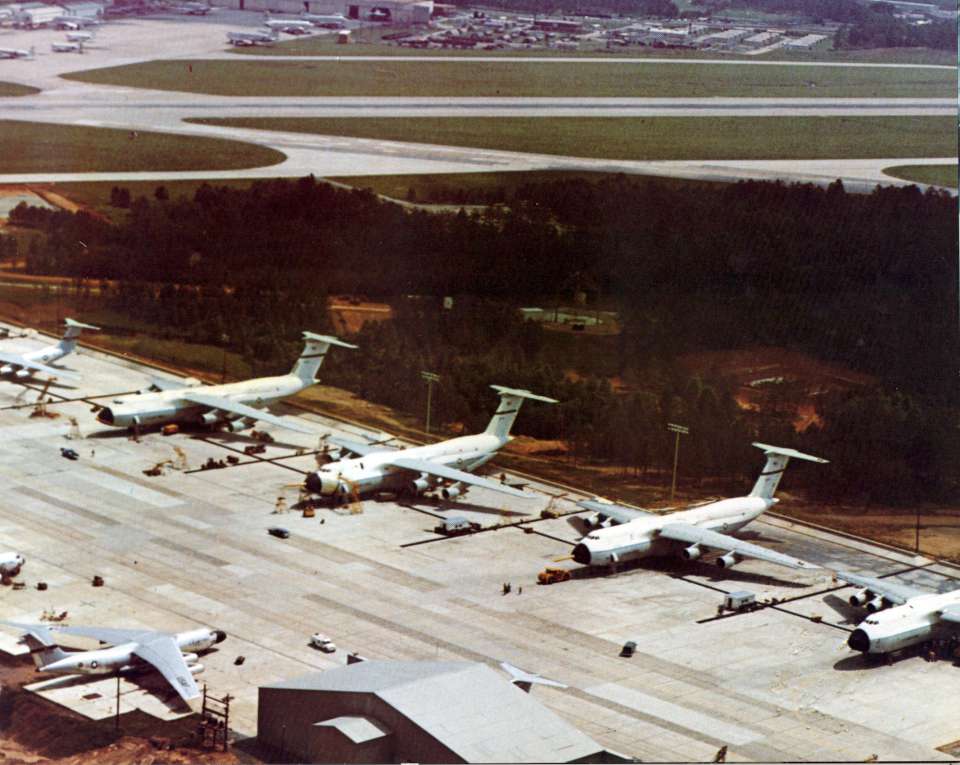 Lockheed C-5 Galaxy (06)-960